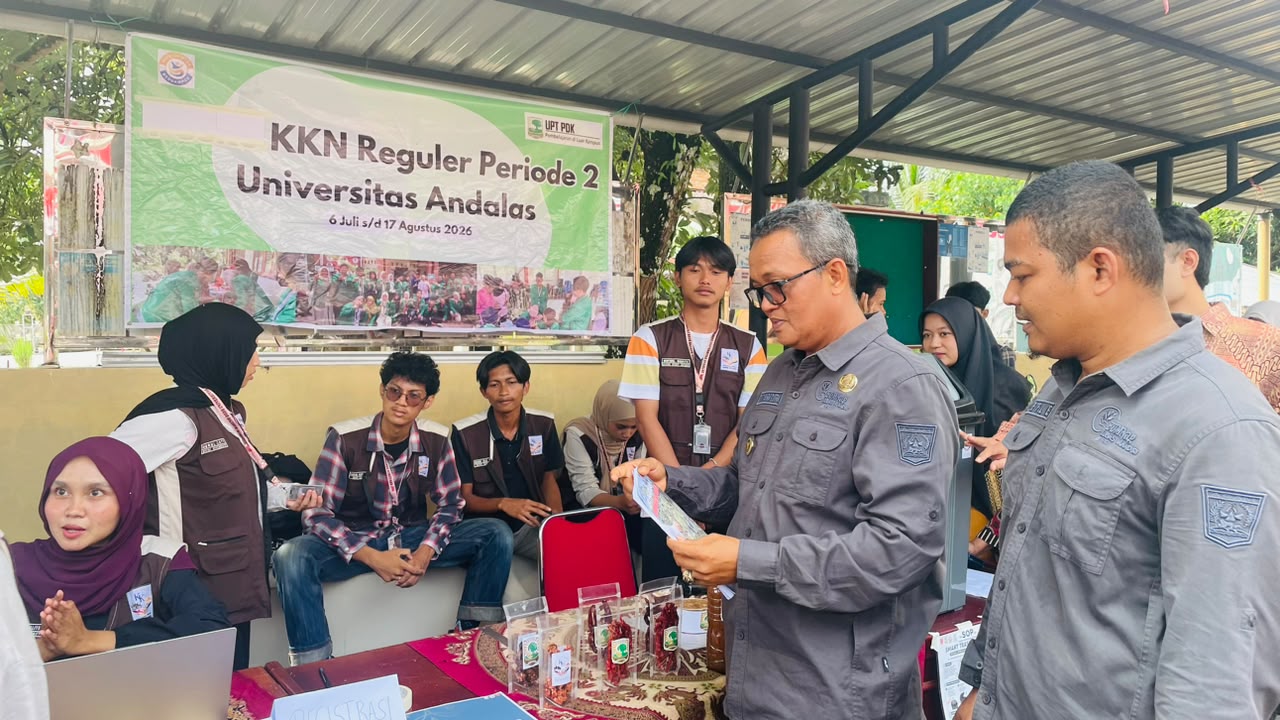 Semarak HUT RI ke-81, Pemnag Lubuk Basung Gelar Bazar Murah, Gandeng Bumnag dan Mahasiswa KKN Unand
